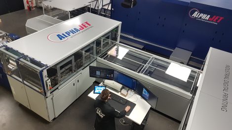 KM and MGI launch AlphaJet B1 print-and-embellish press